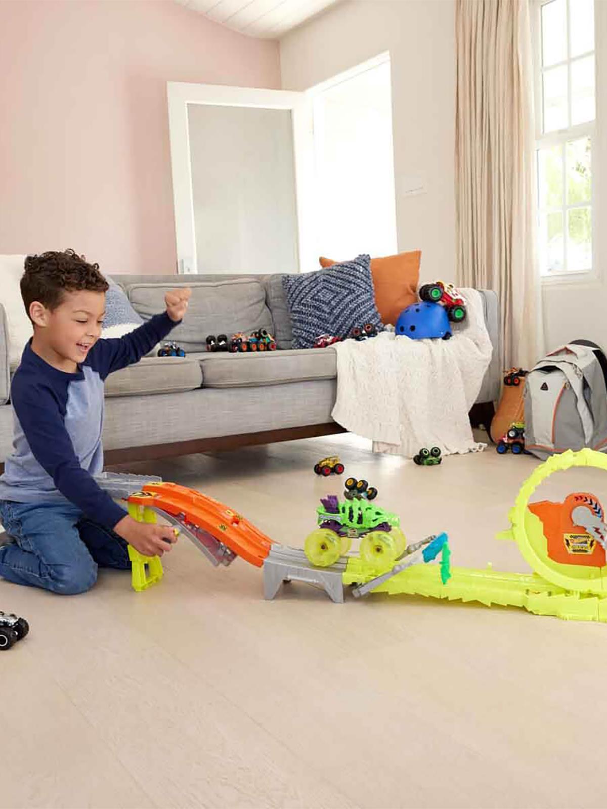 Hot Wheels Monster Trucks Power Smashers Oyun Seti