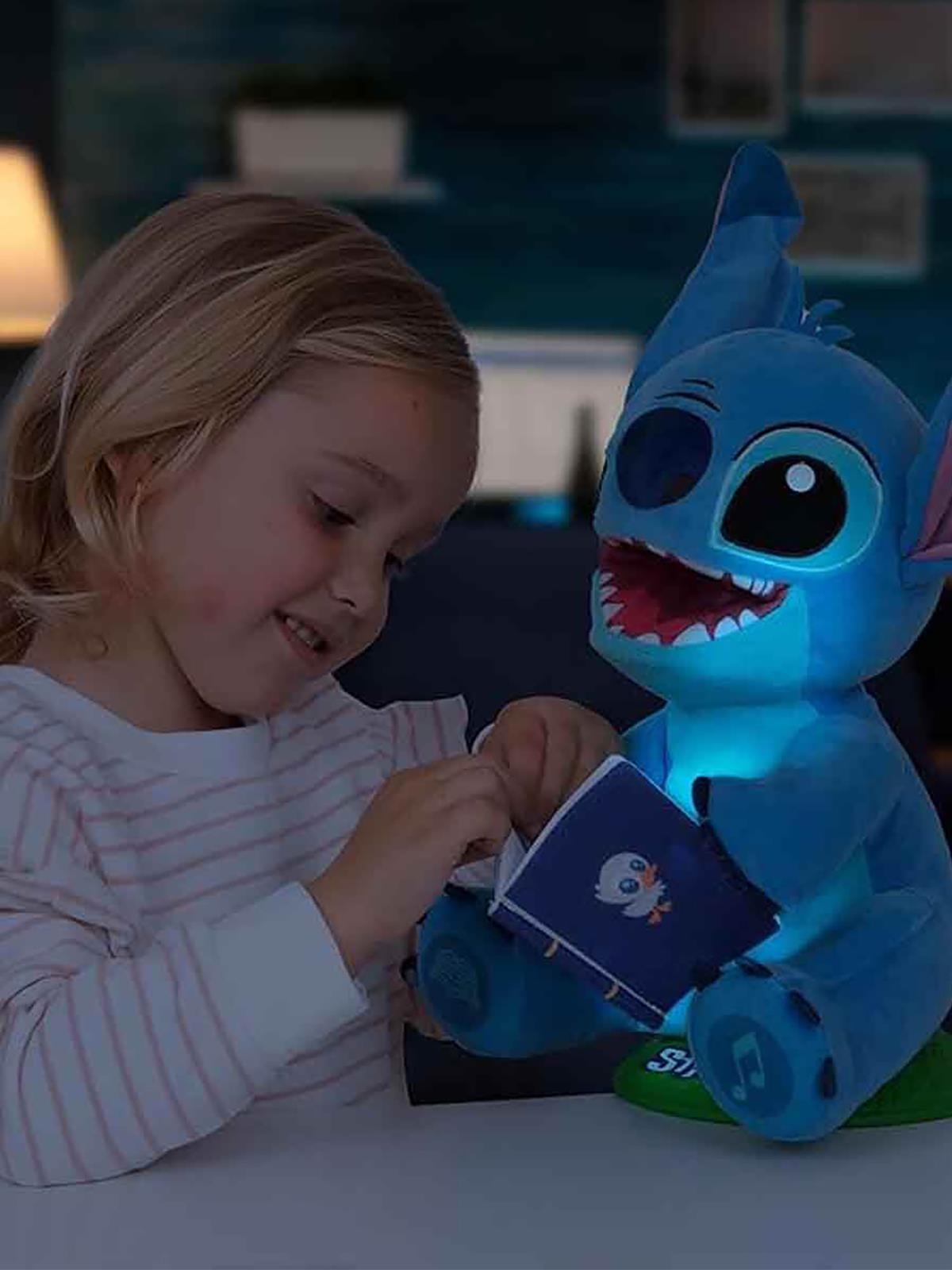 Sunman Oyuncak Club Petz Sesli Karanlıkta Parlayan Masal Anlatan Stitch İnteraktif Peluş 34 cm