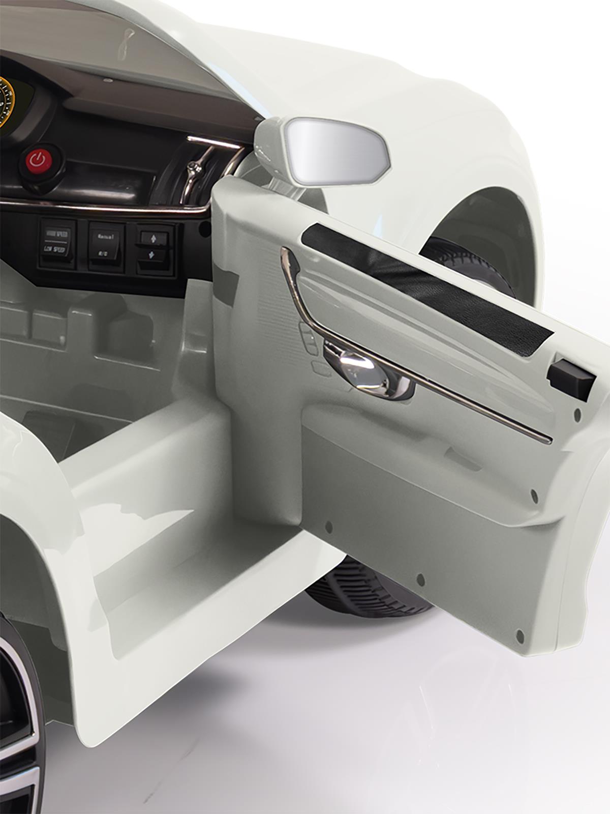 Dolu Oyuncak Grandex 12 Volt Uzaktan Kumandalı Akülü Araba - Beyaz